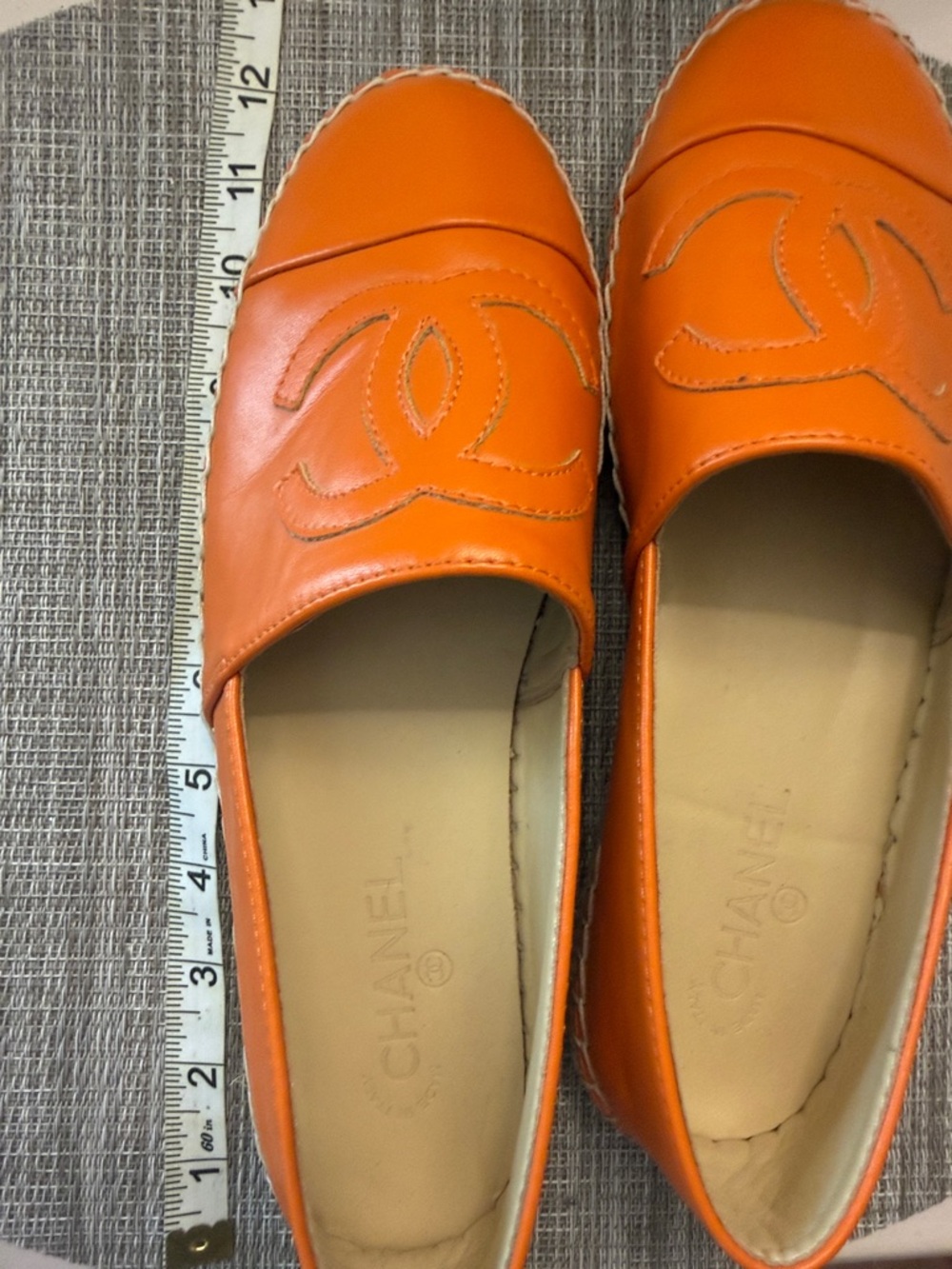 CHANEL Orange Leather Espadrille Flats with Signature CC - Picture 8 of 8